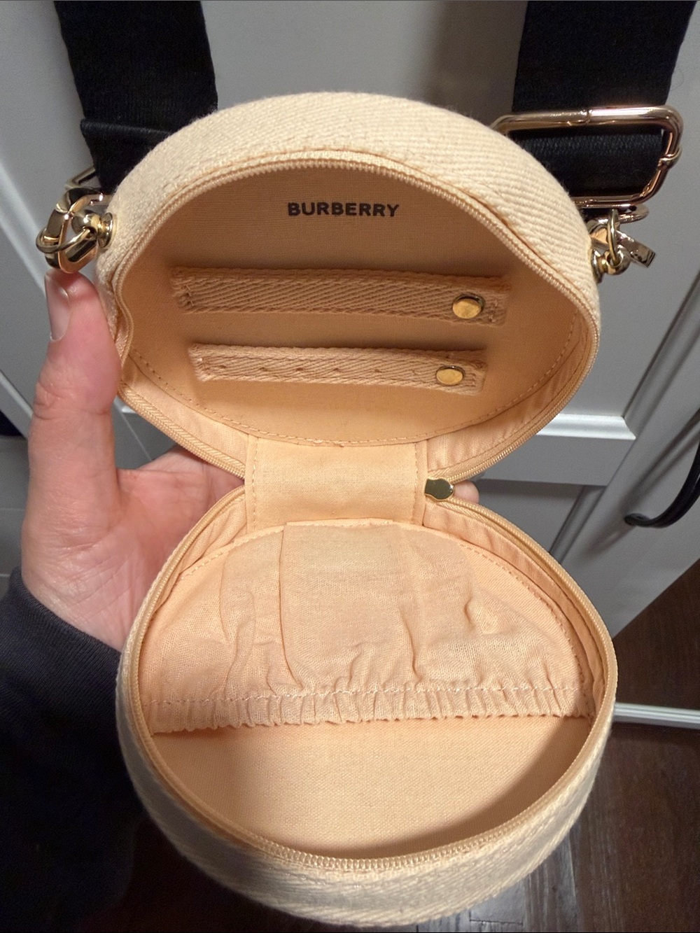 Burberry crossbody beauty bag/ jewelry bag/clutch NIP - Picture 3 of 3